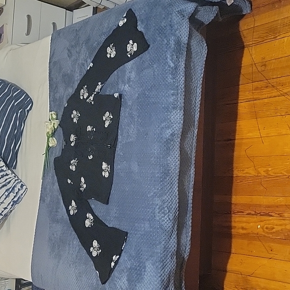 NWOT FOREVER 21 BLOUSE - Picture 5 of 17